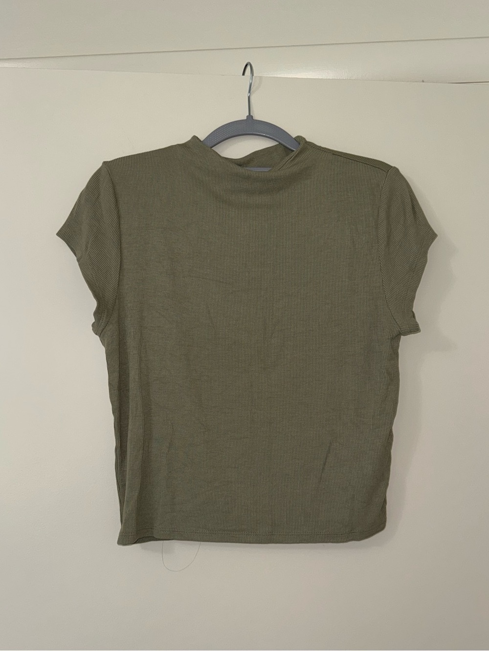 Essential Short Sleeve Women's Top -olive